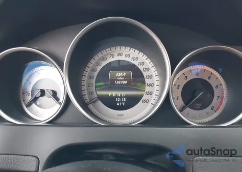 2013 Mercedes-Benz C 300 Sport 4Matic z USA, uszkodzony, nr VIN WDDGF8ABXDR244936